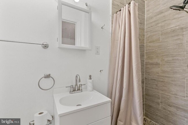 Photo - 1534 Page St