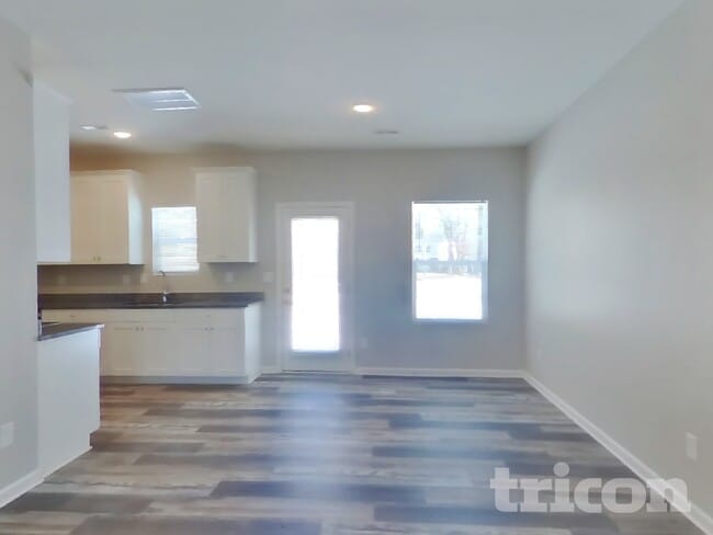 Photo - 518 Sylvia St