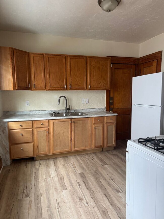 Photo - 9402 Pierpont Ave Unidad #1