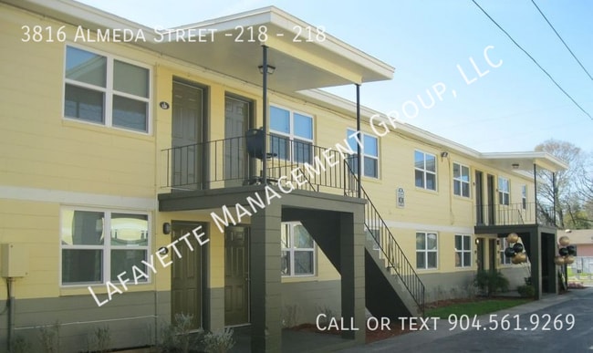 Building Photo - 3816 Almeda St Unit 218