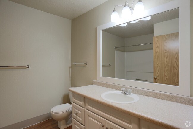 2BR, 2BA - Bathroom