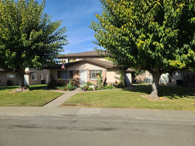 Photo - UPDATED RENTAL IN SACRAMENTO! Unidad 3
