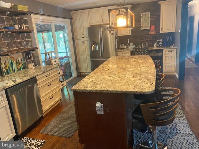 Photo - 177 Wabeeno Trail