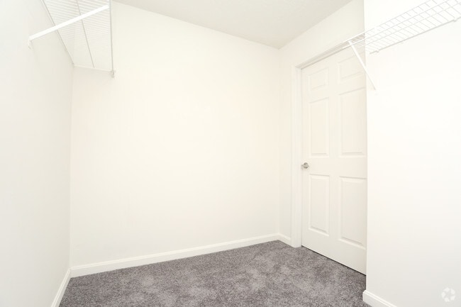 2BR, 2BA - 1,015 SF - Bedroom