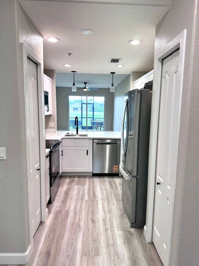 Photo - 819 Fairwaycove Ln Unit 103