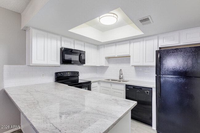 Photo - 2149 E 10th St