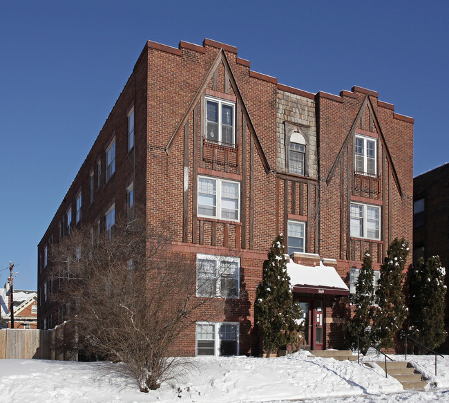 Building Photo - 569 Portland Apartments