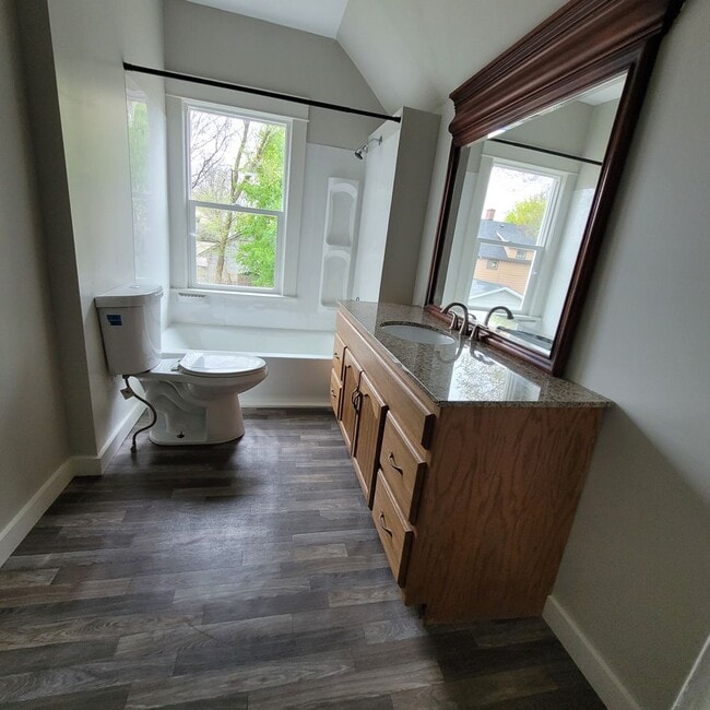 Photo - Single Family Home 3 beds 1 bath FOR RENT!