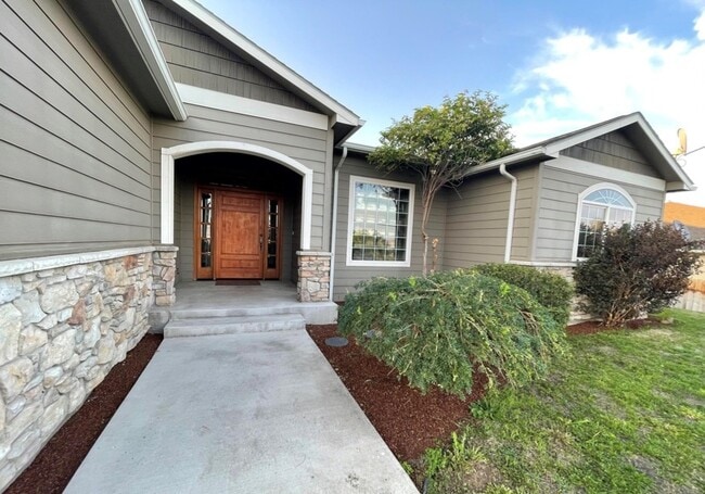 Photo - 5805 Englewood Ave