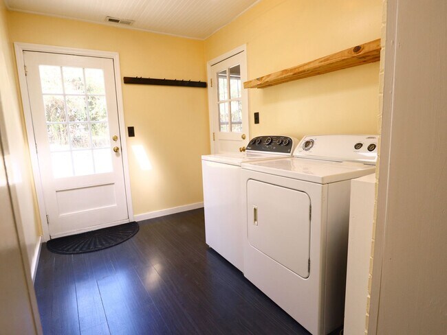 Photo - Move-In Ready 3 Bed/1 Bath Rancher | Spaci...