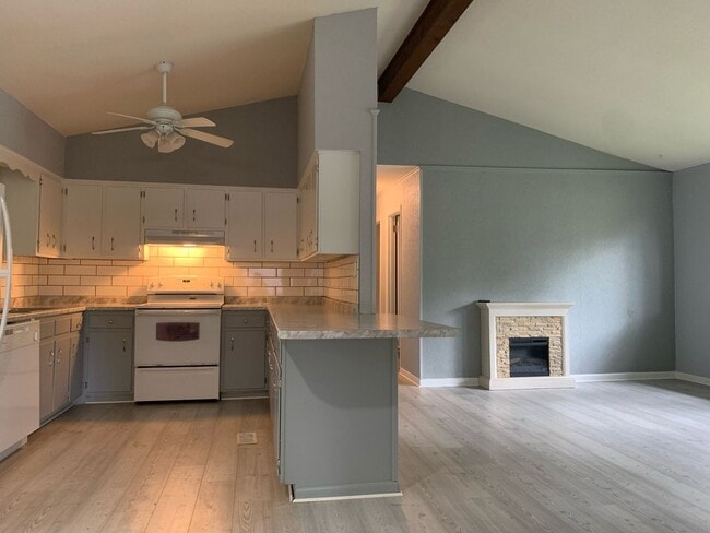 Photo - 110 Jasper Dr
