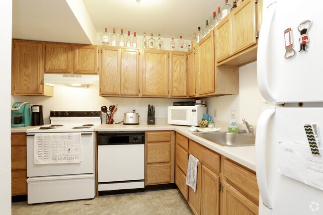 3 Bedroom - Kitchen - Castle on Locust