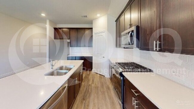 Photo - 613 Huntley Dr