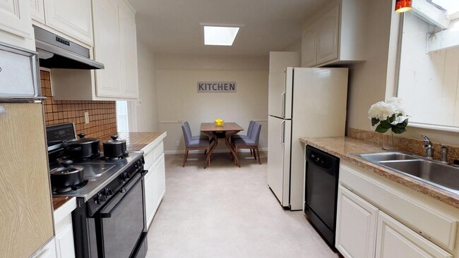 Photo - 1432 Bel Aire Rd