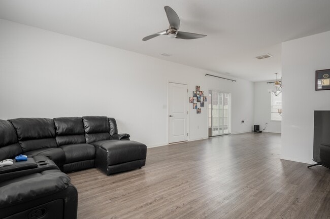 Photo - 2040 Canning Pl