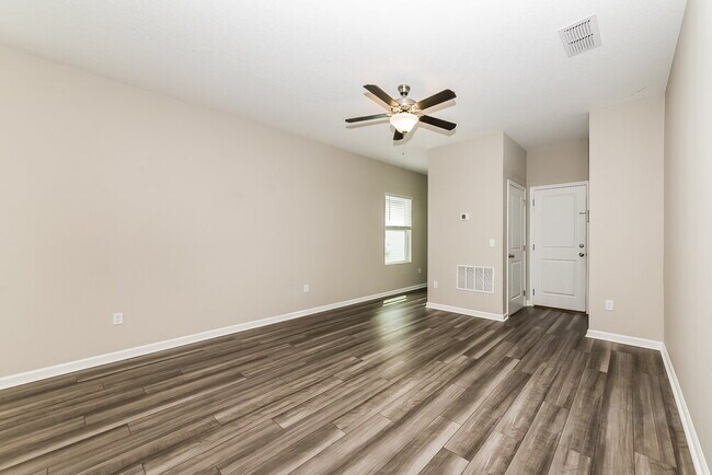 Photo - 2096 Harris Hawk Ave