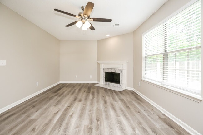 Photo - 309 Cedar Park Cir