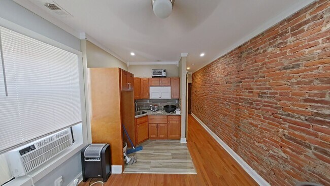 Photo - 122 N 53rd St Unit 2 - front