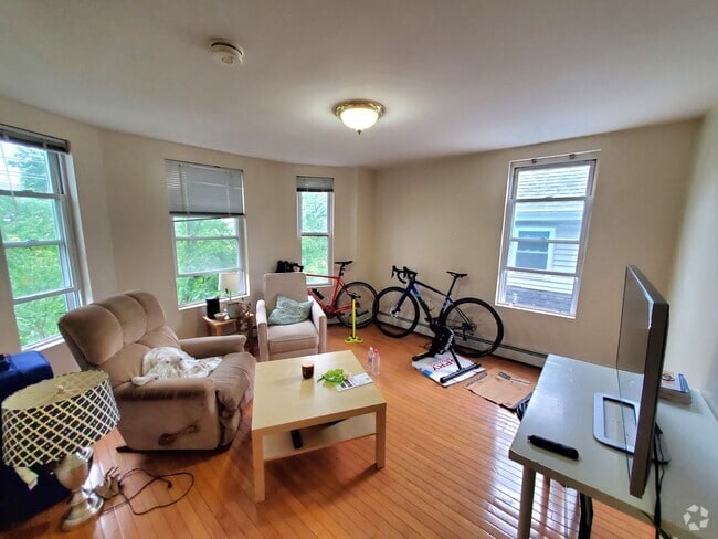 Building Photo - 281 Pearl St Unit 3L Rental