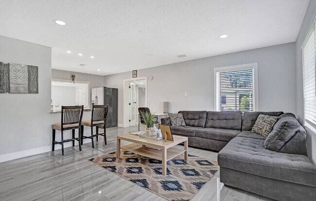 Photo - 408 NE 26th Dr