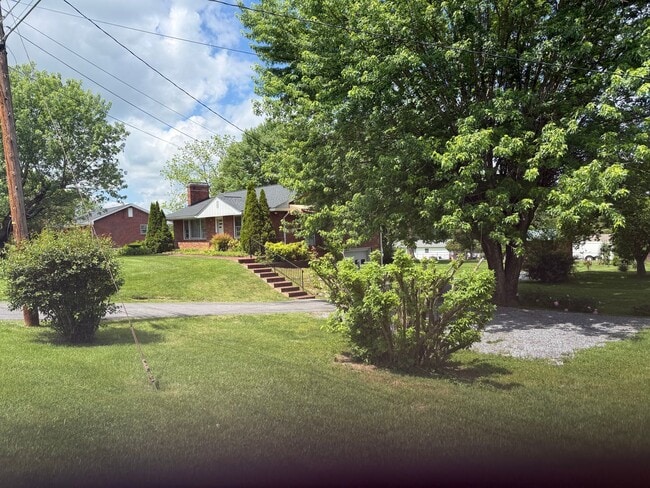 Photo - Beautiful 3 bedroom- North Johnson City