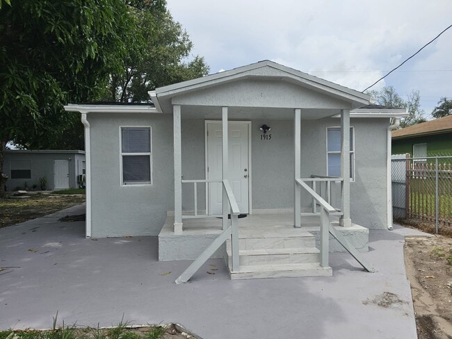 Photo - 1915 NW 82nd St