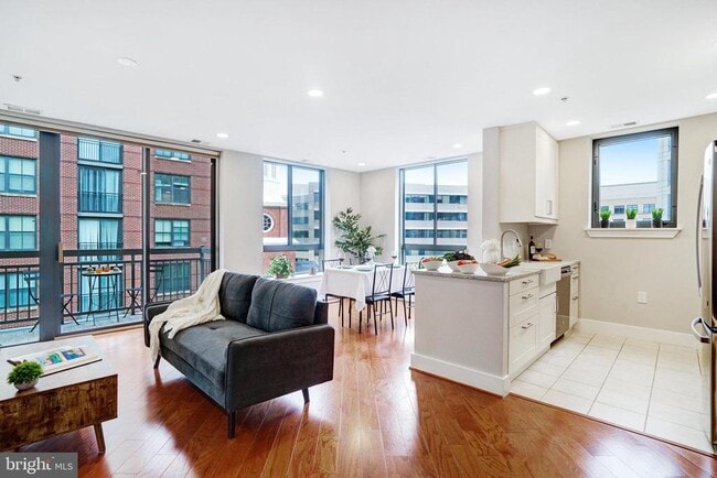 Photo - 1200 N Hartford St Apartment Unit 502