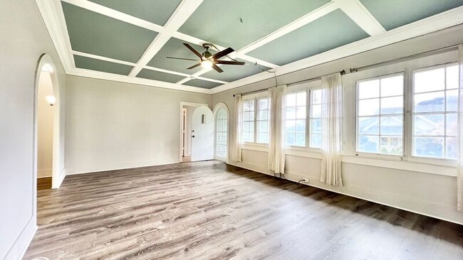 Photo - 2504 Rainbow Dr