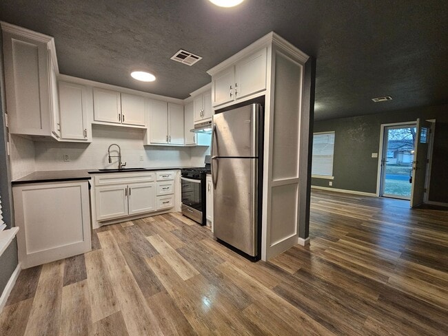 Photo - Updated (2) Bed/(1) Bath in Core Norman! Video Walk-Thru Avail!