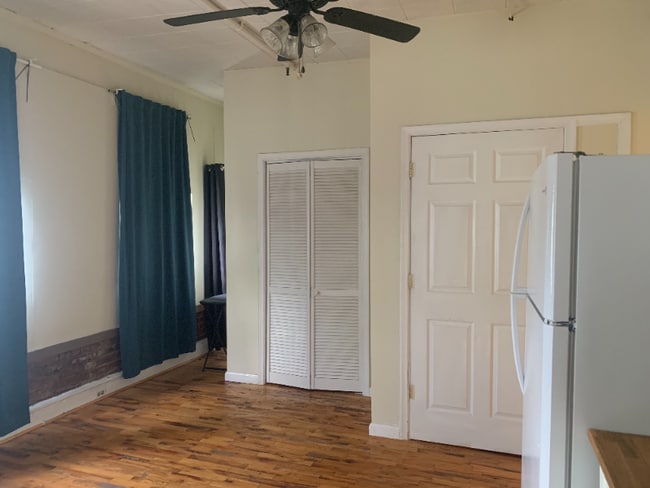 Photo - 1415 Kemper St