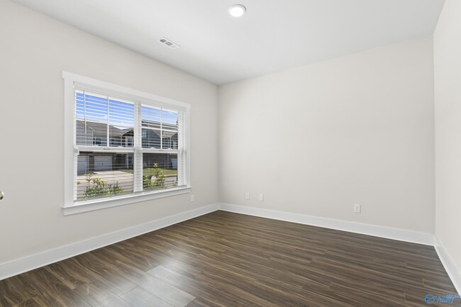 Photo - 145 Chesire Cv Ln