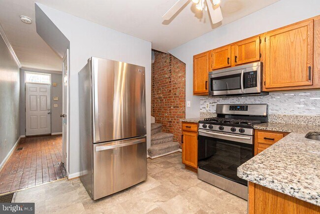 Photo - 601 Harvey St