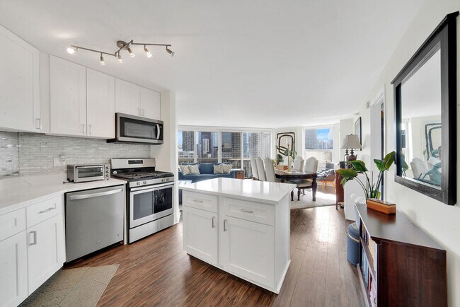 545 N Dearborn St Unit 2510