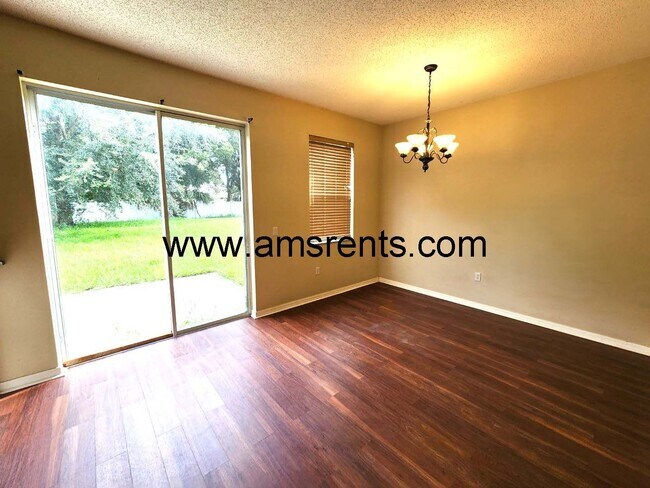 Photo - Delightful 3 bedroom 2.5 bath House