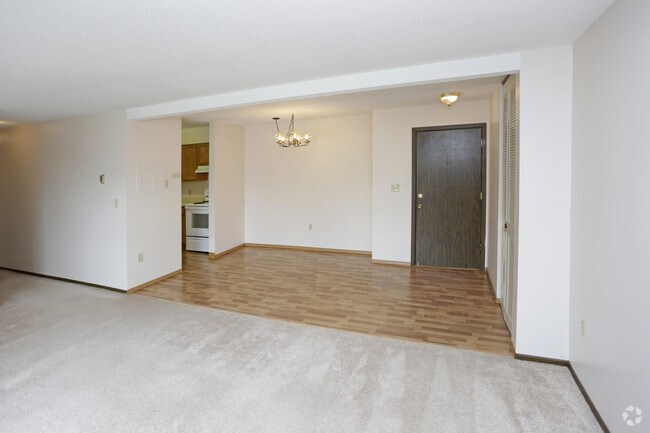 Photo - Highland Chateau