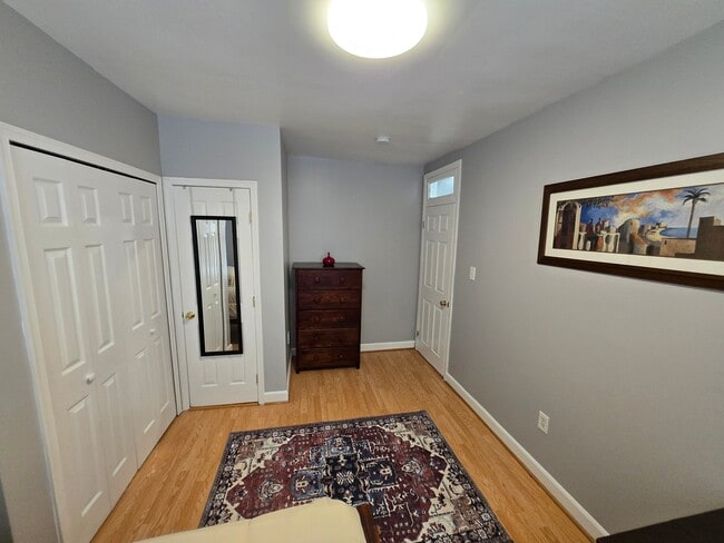 411 Hobart Pl NW Unidad 411 Hobart Place