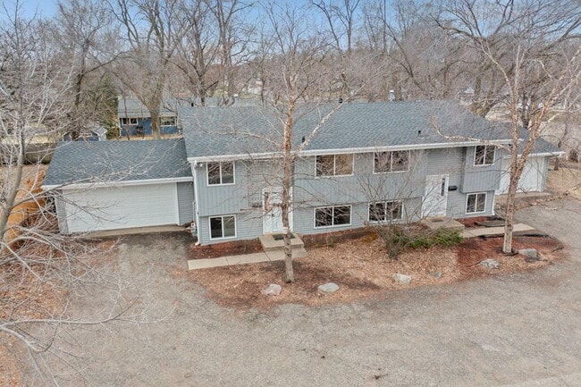 Photo - 2221 W 82nd St