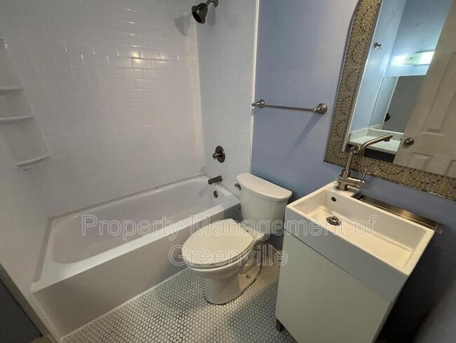 Photo - 2530 E North St Unit 1B