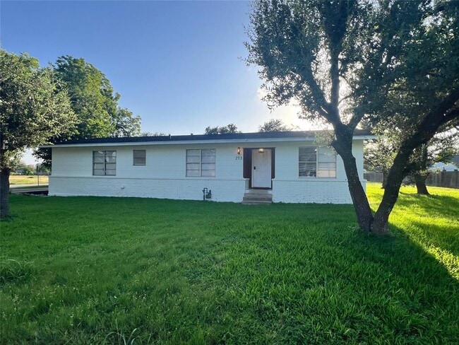 213 S FM 1660