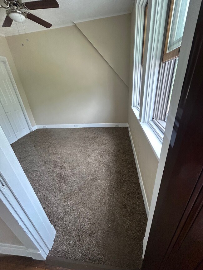 Photo - 638 Hazelwood Ave Apartments Unit Fl2