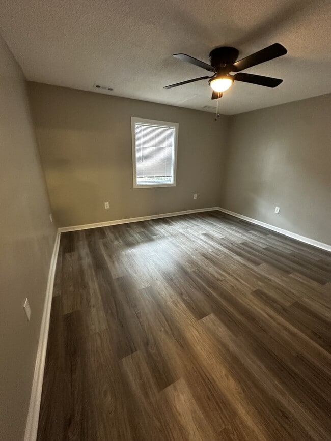 Photo - 743 Maple Ave