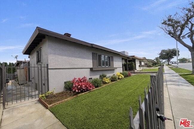 Photo - 10509 S Van Ness Ave Unidad 1