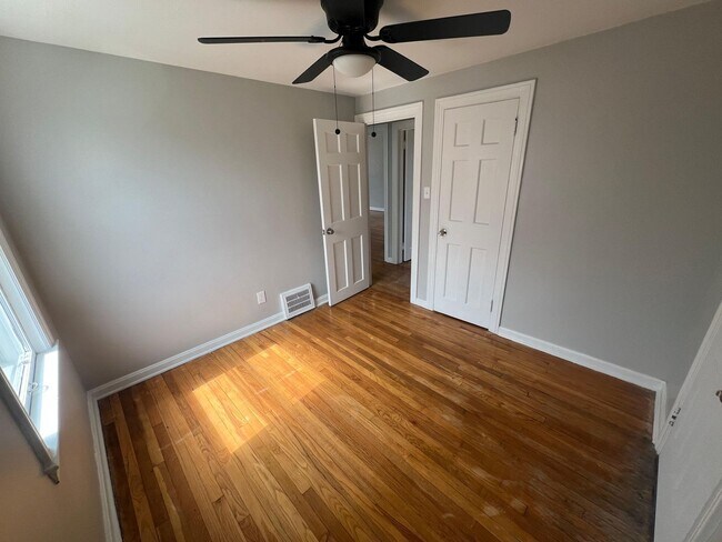 Photo - 525 E 222nd St Unit 1