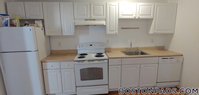 Photo - 199 Strathmore Rd Unit 4