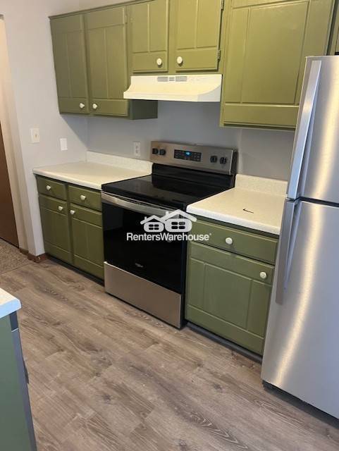 Photo - Available now - like new 2 bed 1 bath dupl...