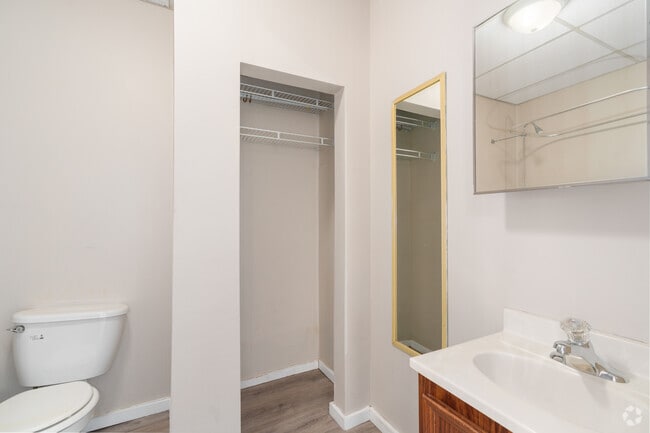 Studio - 500SF - Bathroom - Karlton Apartments