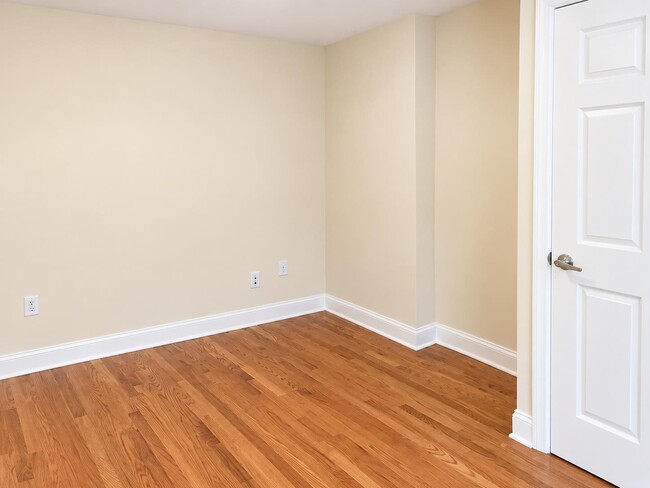 673 Summit Ave Unit G