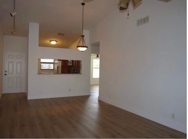 Photo - 3130 Millwood Terrace Unit 2120