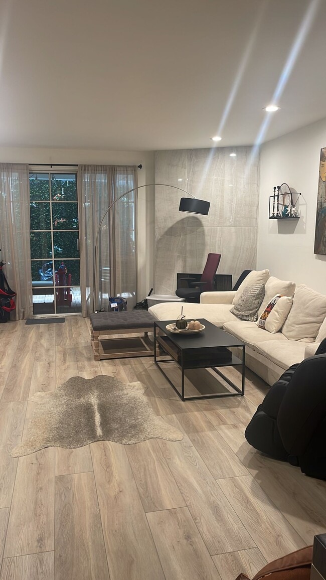 Photo - 11667 Gorham Ave Unidad 104