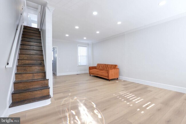 Photo - 613 Harvard St NW